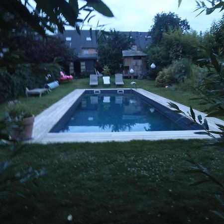 Beatrice'S Gardens Bed & Breakfast Нивел Екстериор снимка