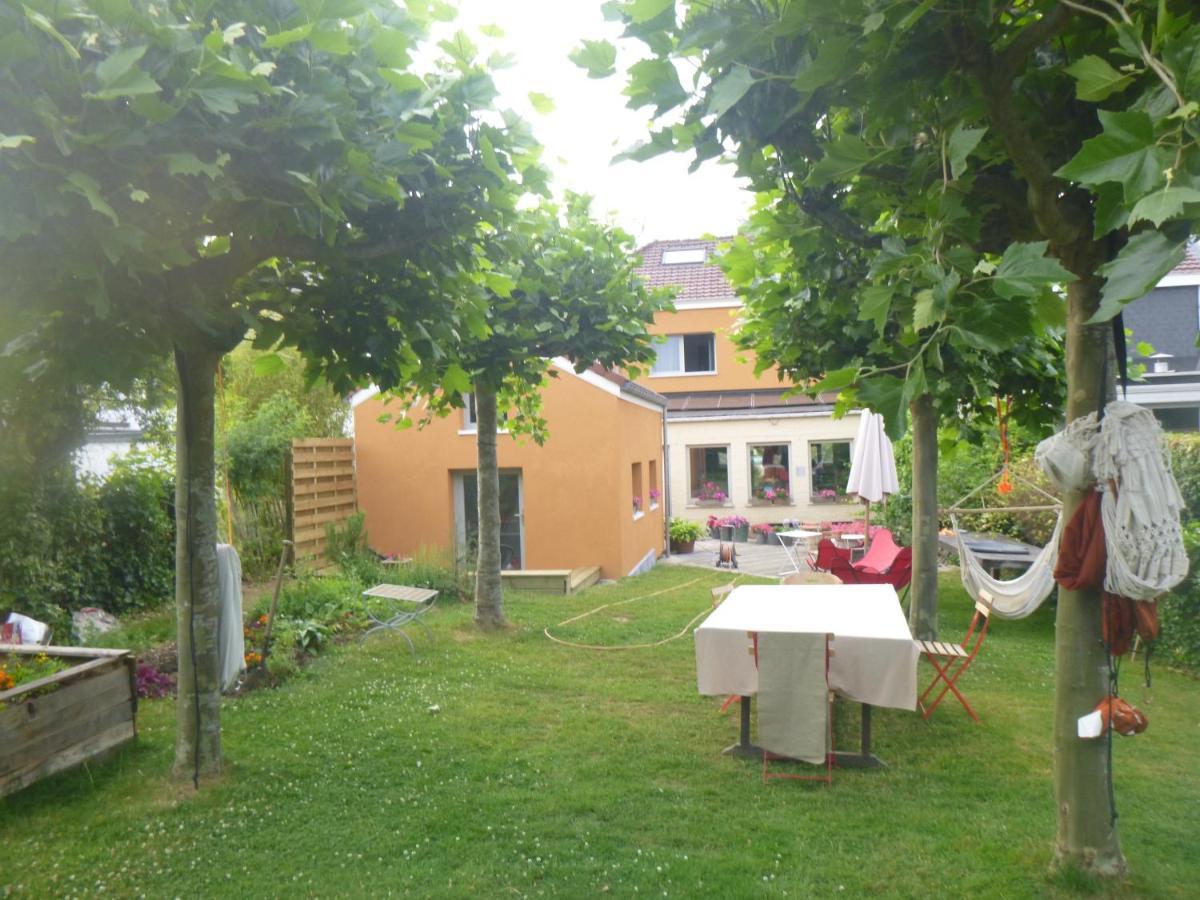 Beatrice'S Gardens Bed & Breakfast Нивел Екстериор снимка
